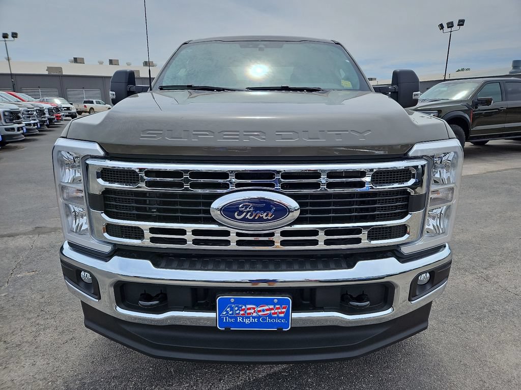 New 2026 Ford F350 XLT w/ FX4 Off-Road Package AWD/4WD image 3