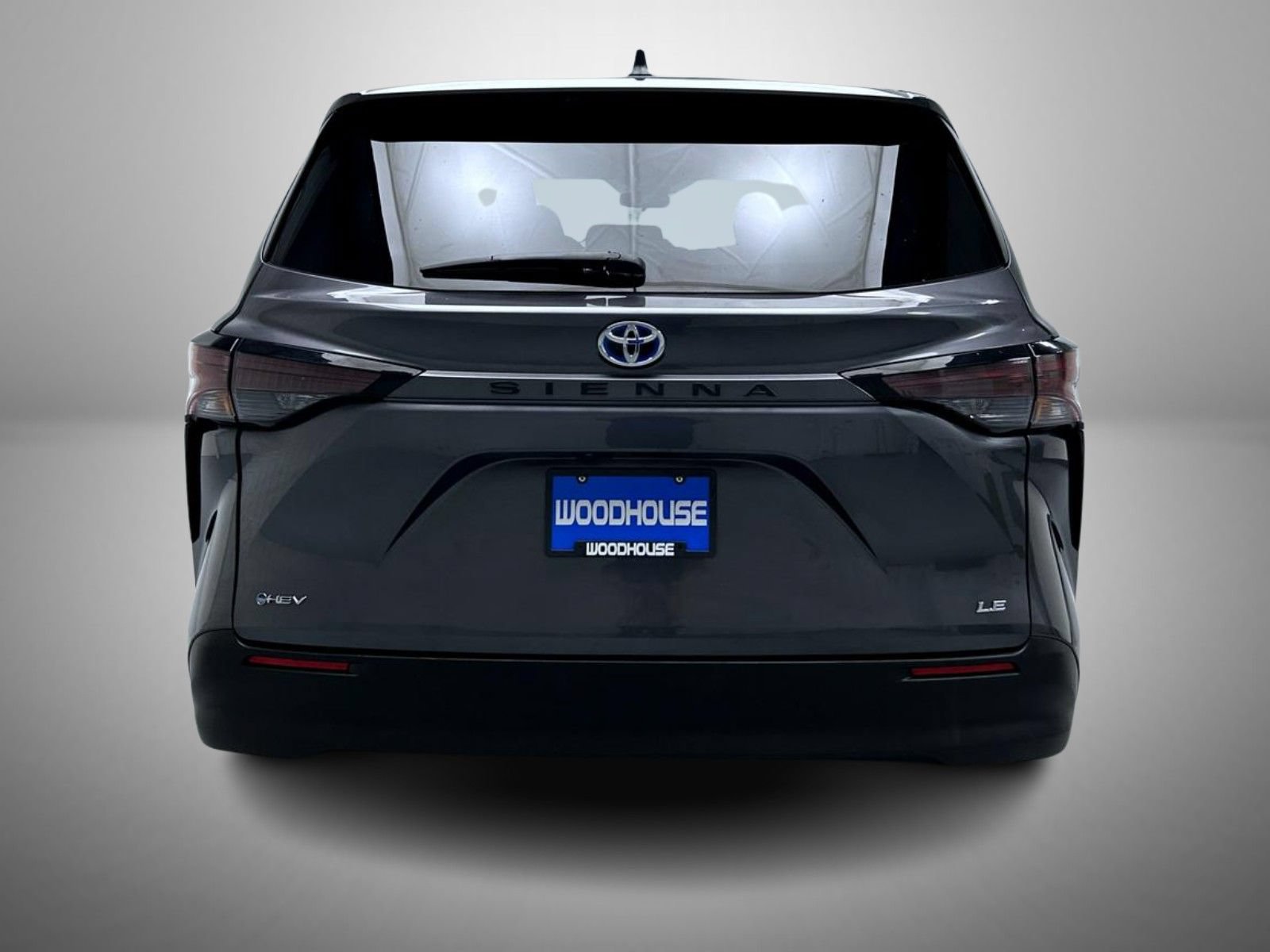 Used 2025 Toyota Sienna LE FWD image 6