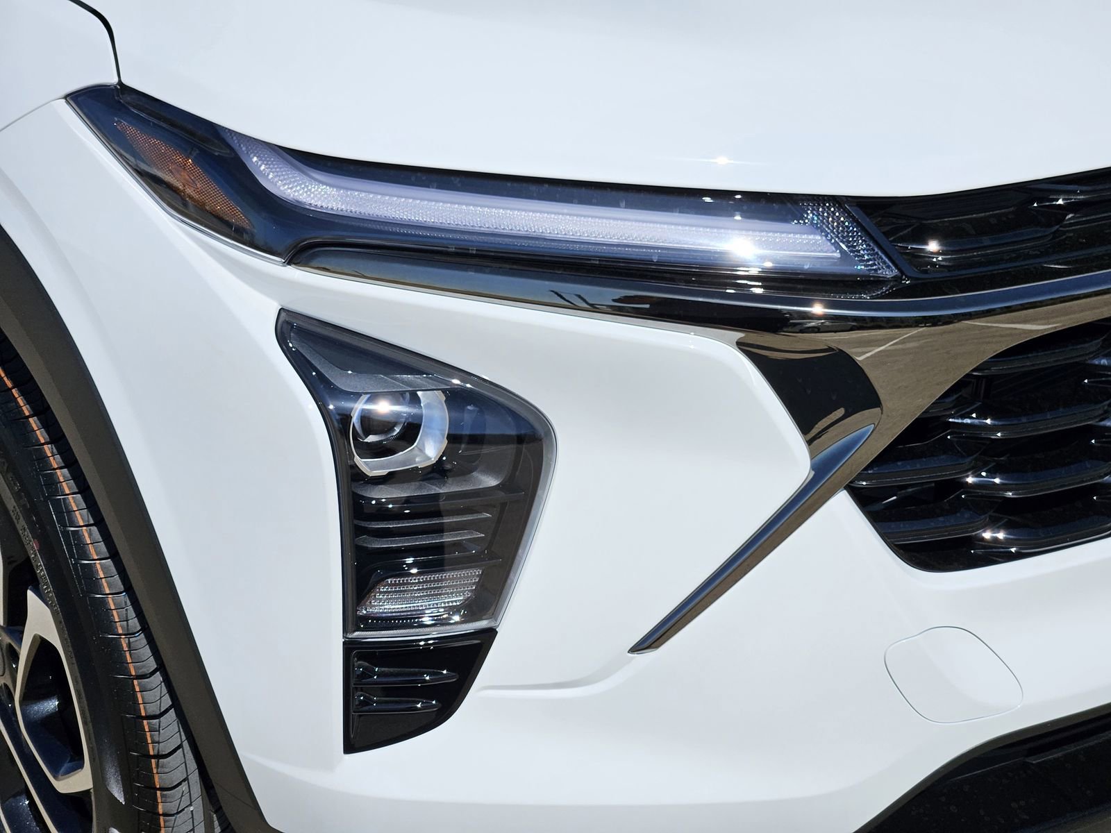 New 2026 Chevrolet Trax RS w/ Sunroof Package image 9