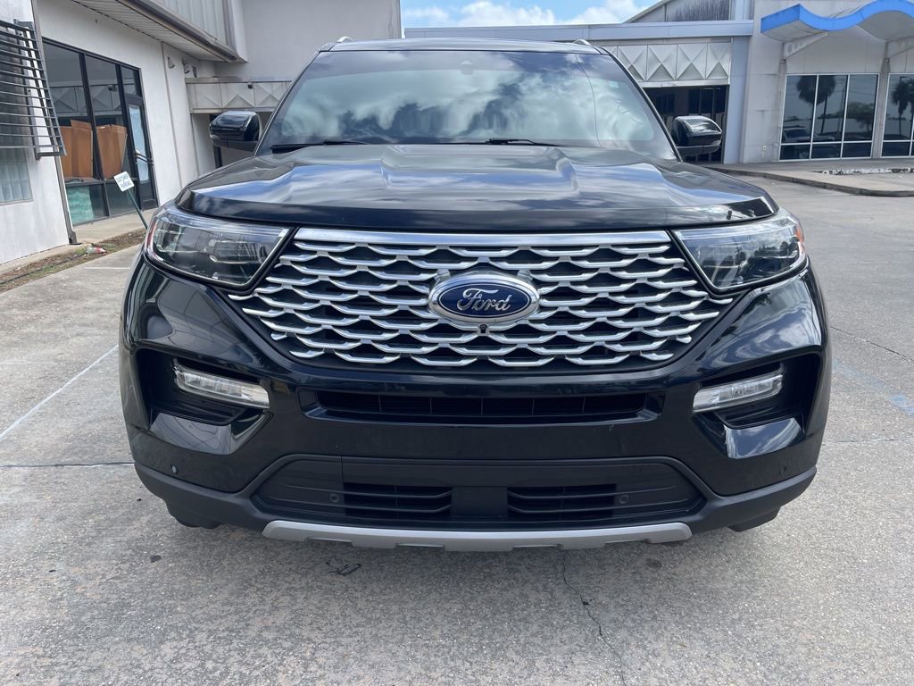 Used 2023 Ford Explorer Platinum w/ Technology Package image 2