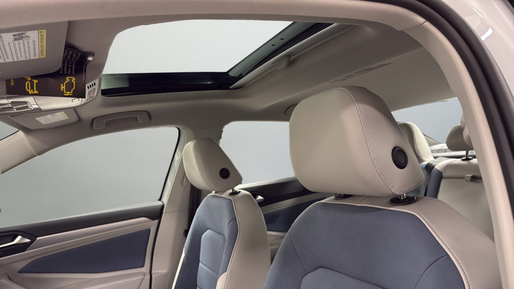New 2026 Volkswagen Jetta SE FWD image 20