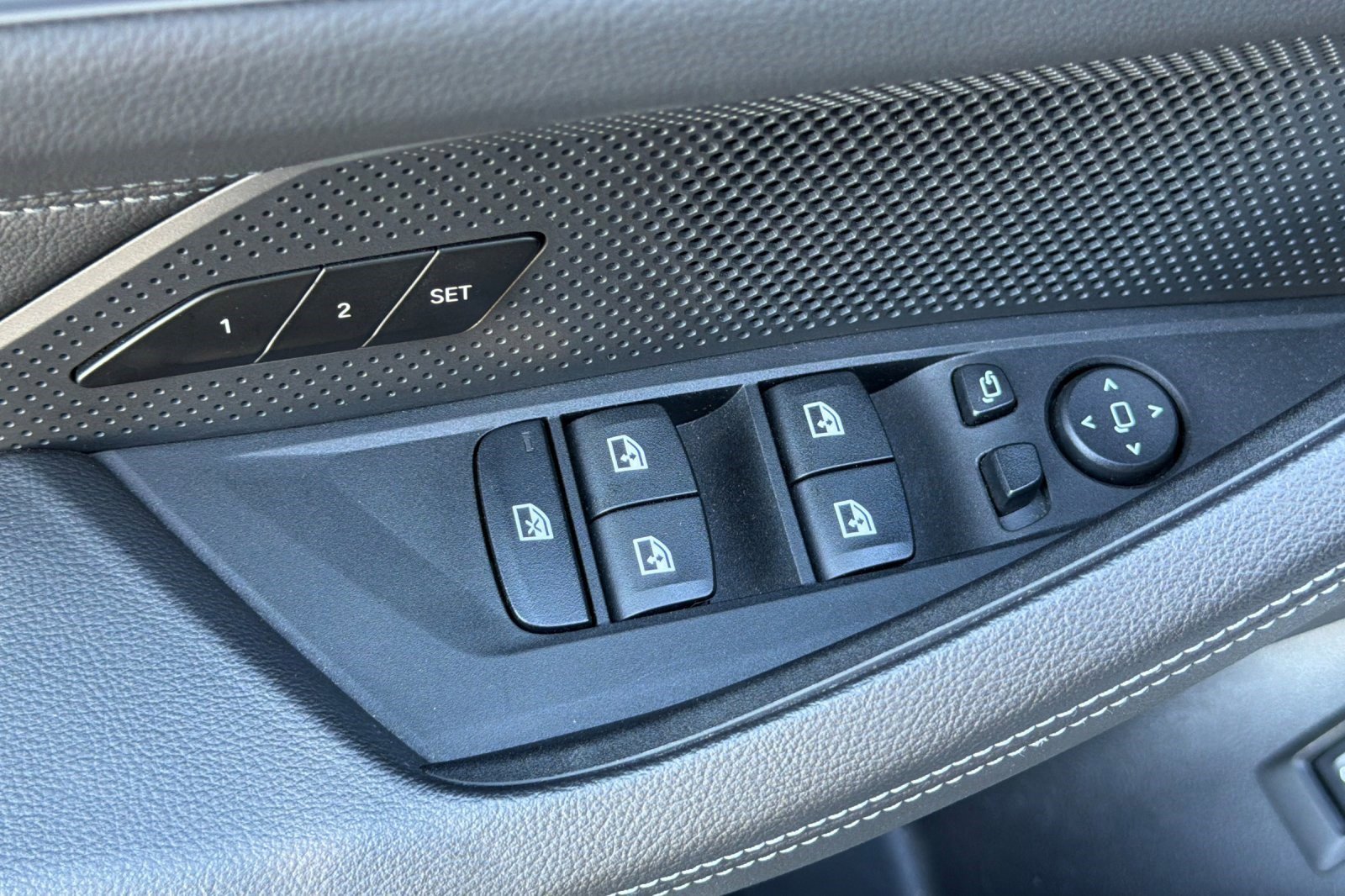 Used 2023 BMW i4 eDrive35 w/ Premium Package image 13