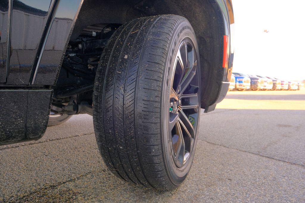 Used 2023 Jeep Grand Wagoneer L Series III w/ Rear Seat Video Group 1 image 50