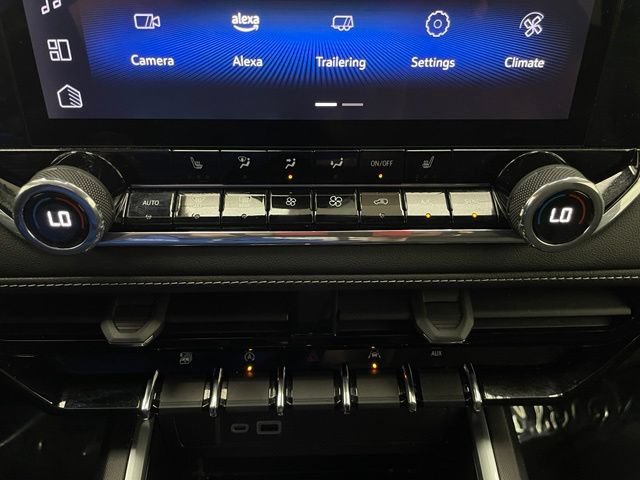 Used 2024 Chevrolet Colorado LT w/ LT Convenience Package III AWD/4WD image 5