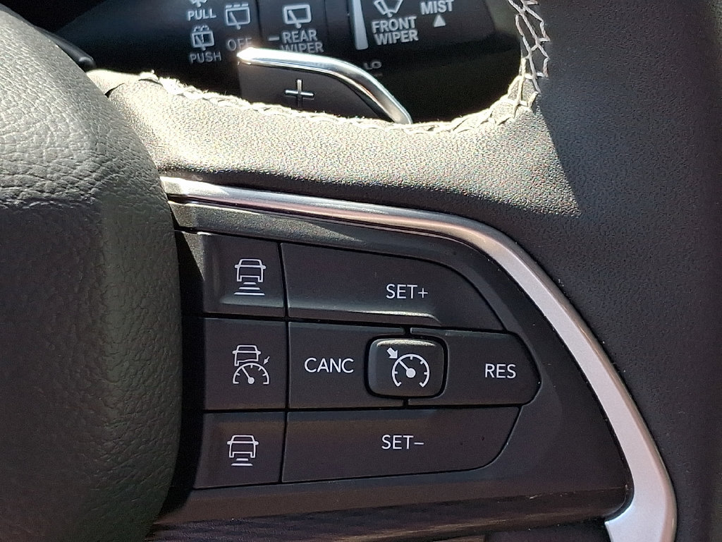 Certified 2025 Jeep Grand Cherokee Laredo w/ Luxury Tech Group I AWD/4WD image 26