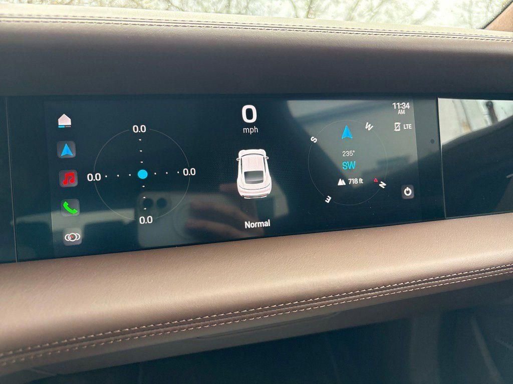 Used 2024 Porsche Taycan GTS image 22