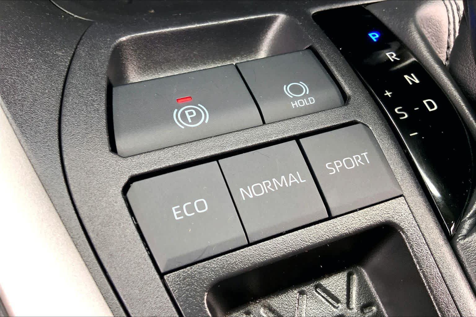 Used 2025 Toyota RAV4 LE FWD image 33