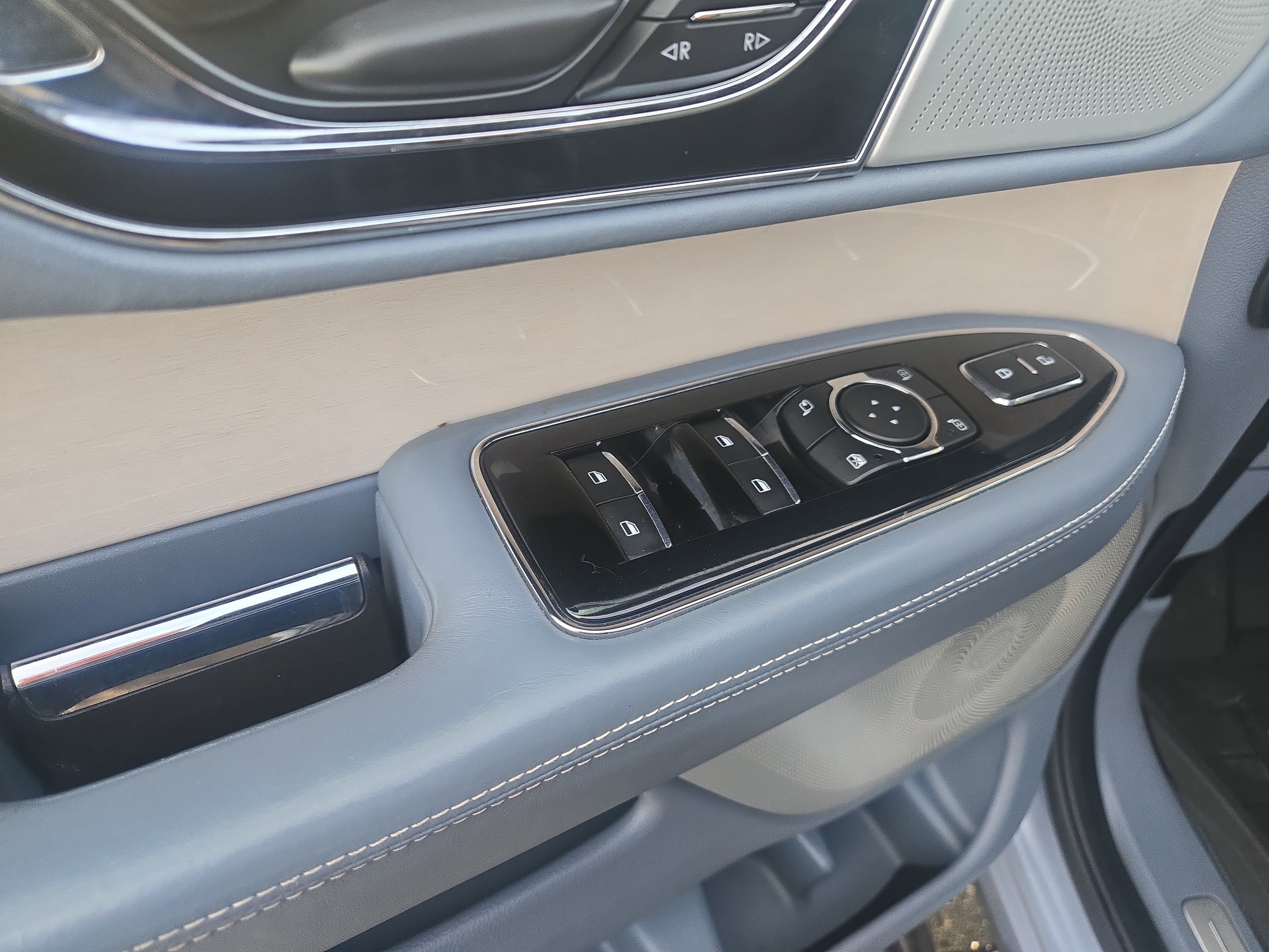 Used 2019 Lincoln Navigator Black Label w/ Cargo Package image 28