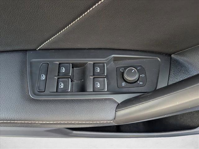 Used 2024 Volkswagen Tiguan SEL R-Line image 30