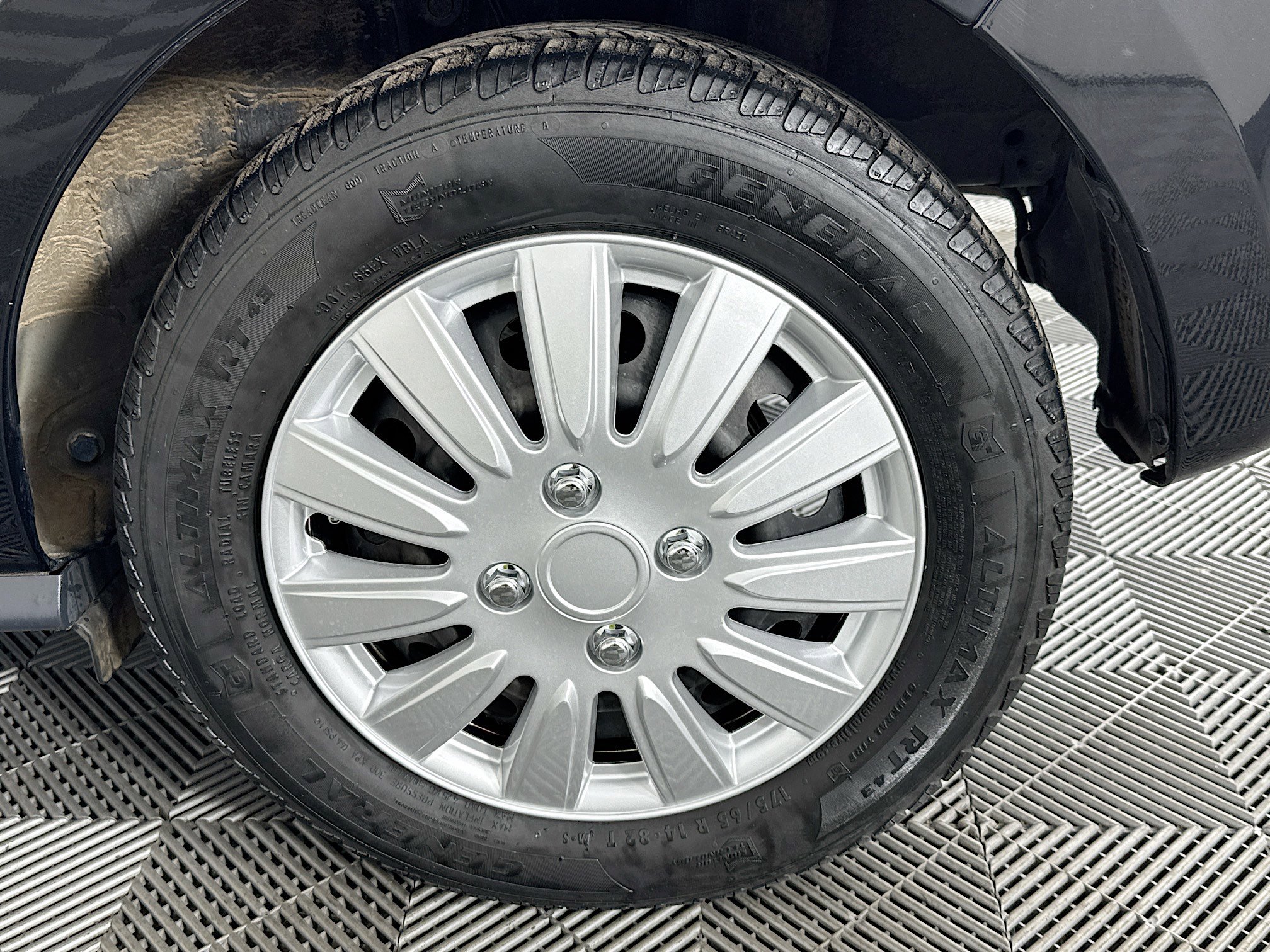 Used 2020 Mitsubishi Mirage ES image 35