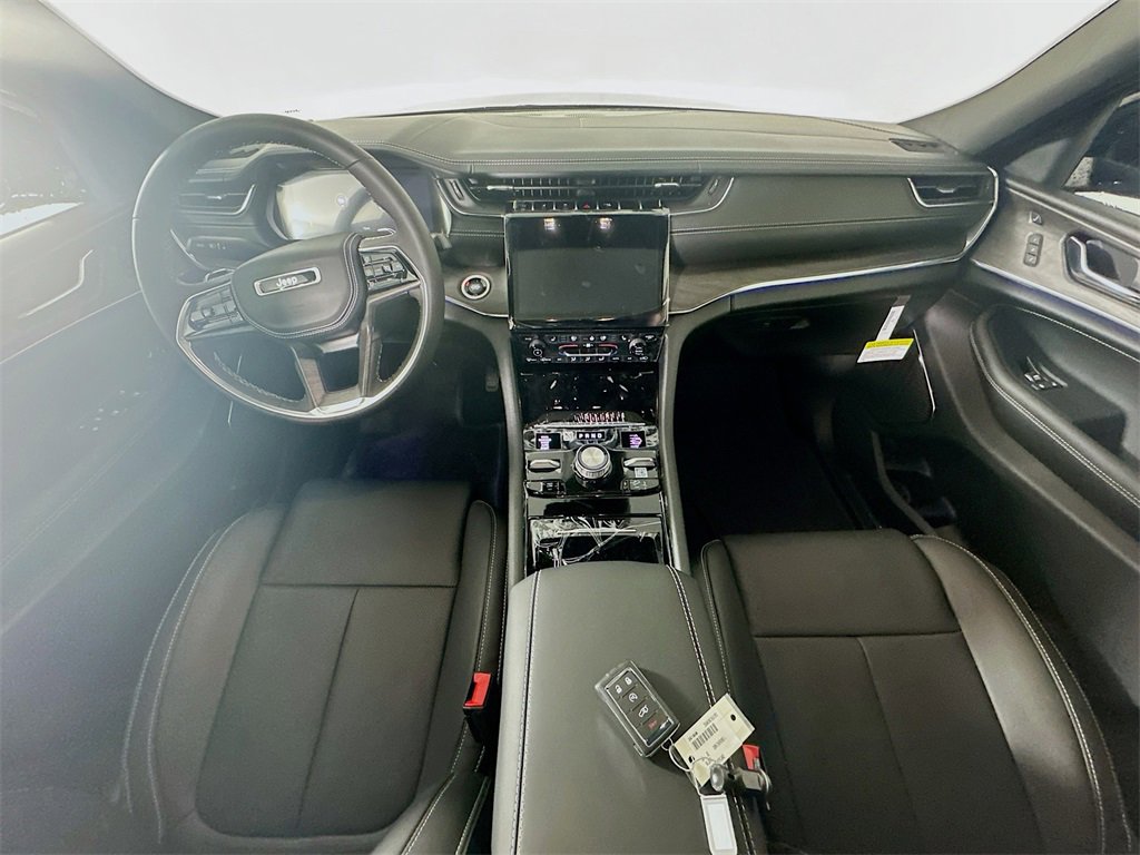 New 2025 Jeep Grand Cherokee L Overland w/ Luxury Tech Group IV image 9