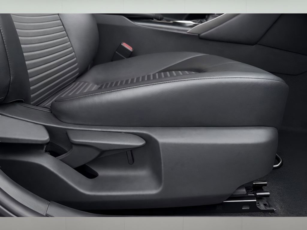 Used 2019 Toyota Camry SE image 30