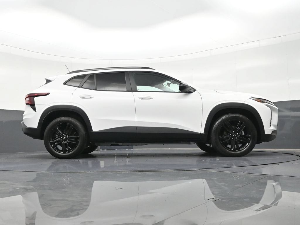 Used 2025 Chevrolet Trax ACTIV FWD image 28
