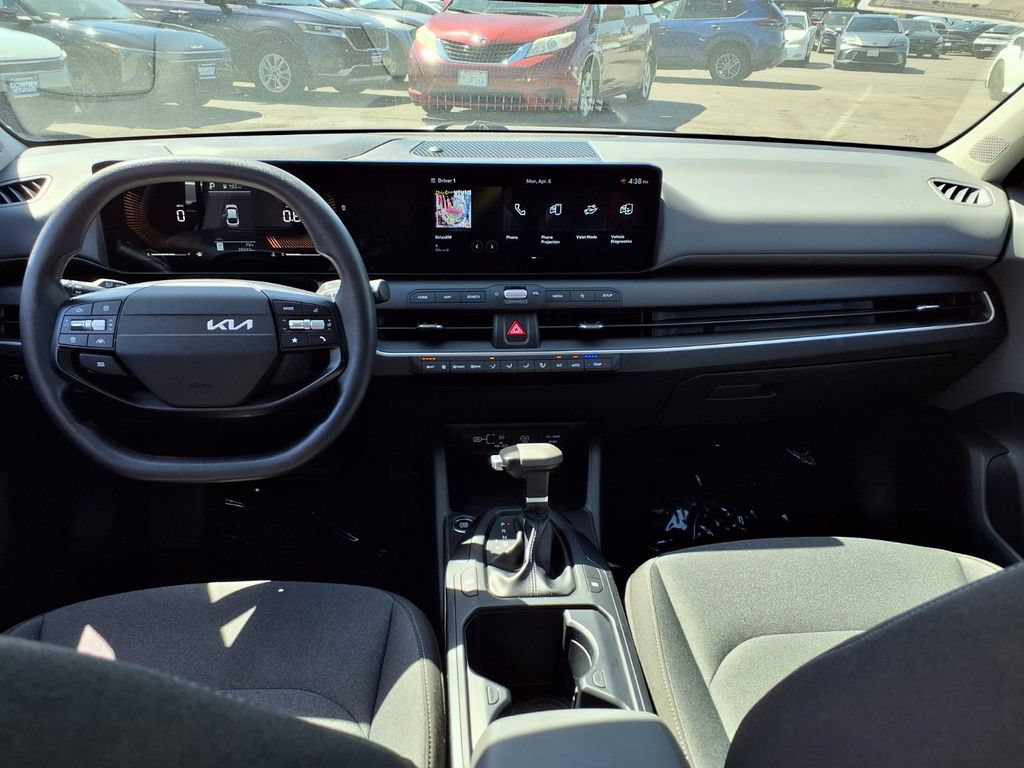 Used 2025 Kia K4 FWD image 23