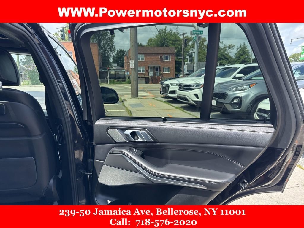 Used 2020 BMW X5 M50i w/ Premium Package image 18