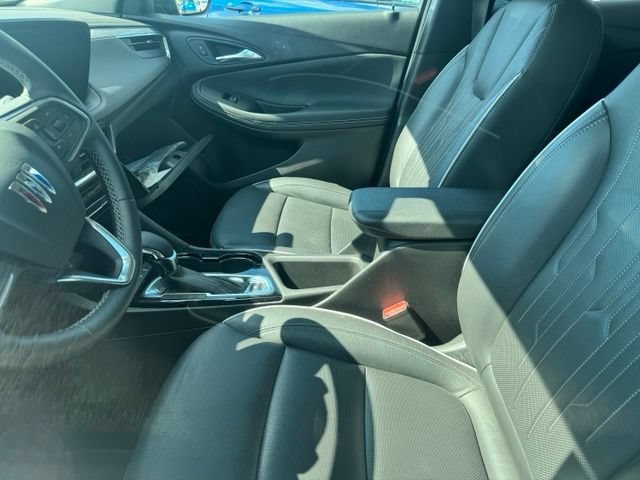 Used 2025 Buick Encore GX Avenir w/ Avenir Convenience Package AWD/4WD image 47