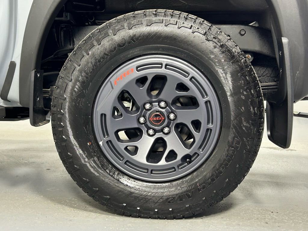 Used 2025 Nissan Frontier PRO-4X image 37