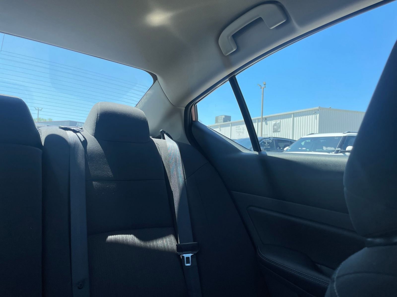 Used 2025 Nissan Altima 2.5 SV FWD image 32