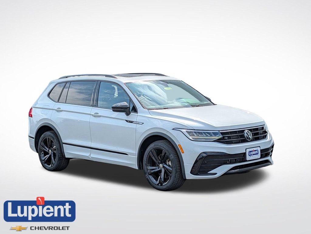 Used 2023 Volkswagen Tiguan SE R-Line AWD/4WD image 1