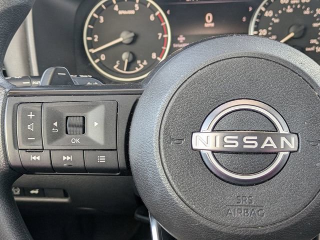 Used 2024 Nissan Rogue SV AWD/4WD image 19