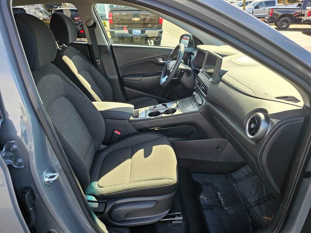 Used 2023 Hyundai Kona SE image 27