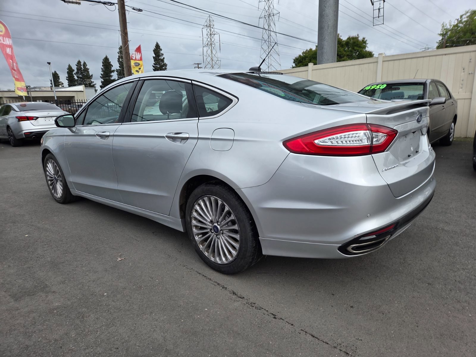 Used 2014 Ford Fusion Titanium FWD image 2