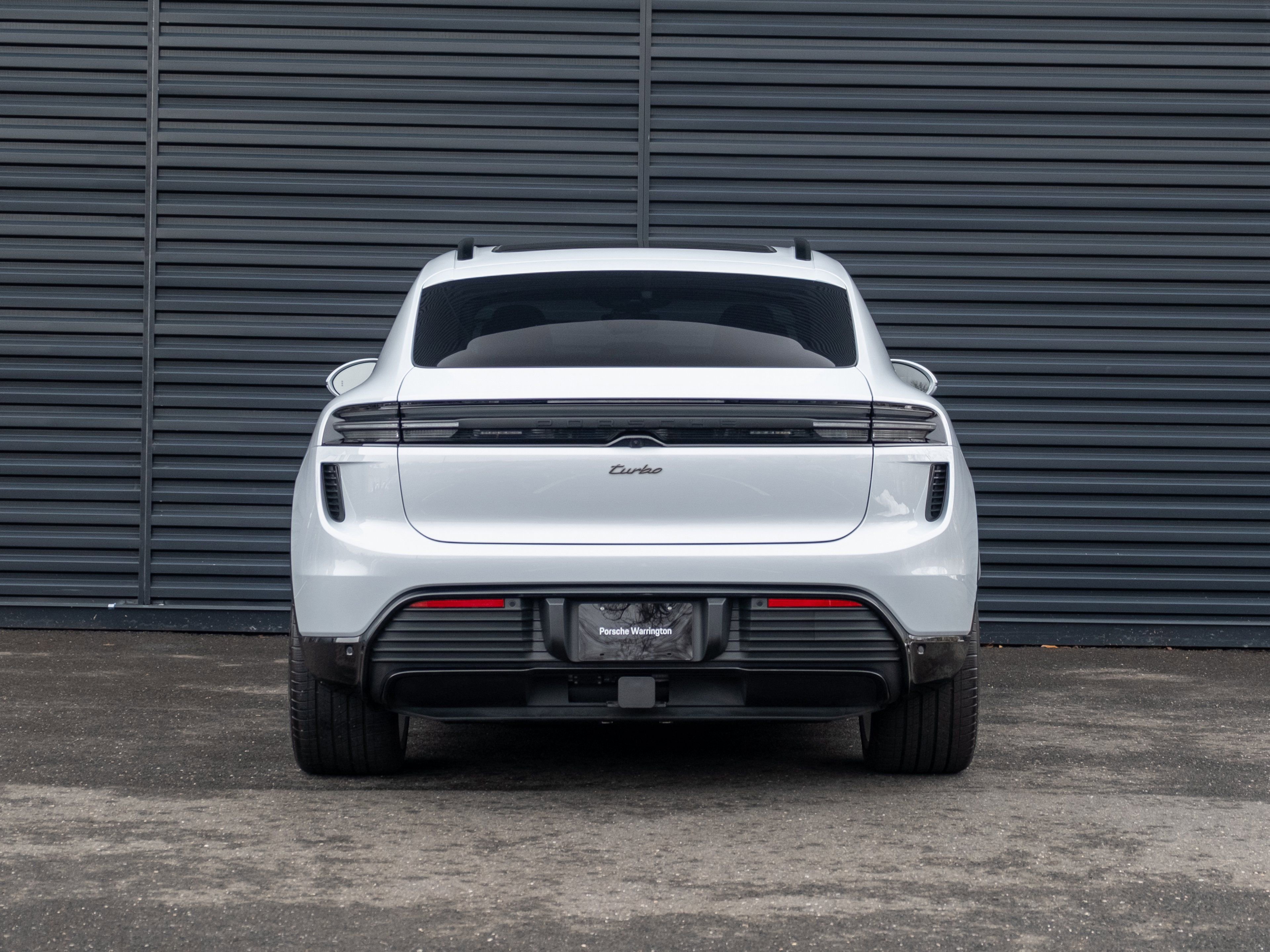 Certified 2025 Porsche Macan Turbo Electric image 7