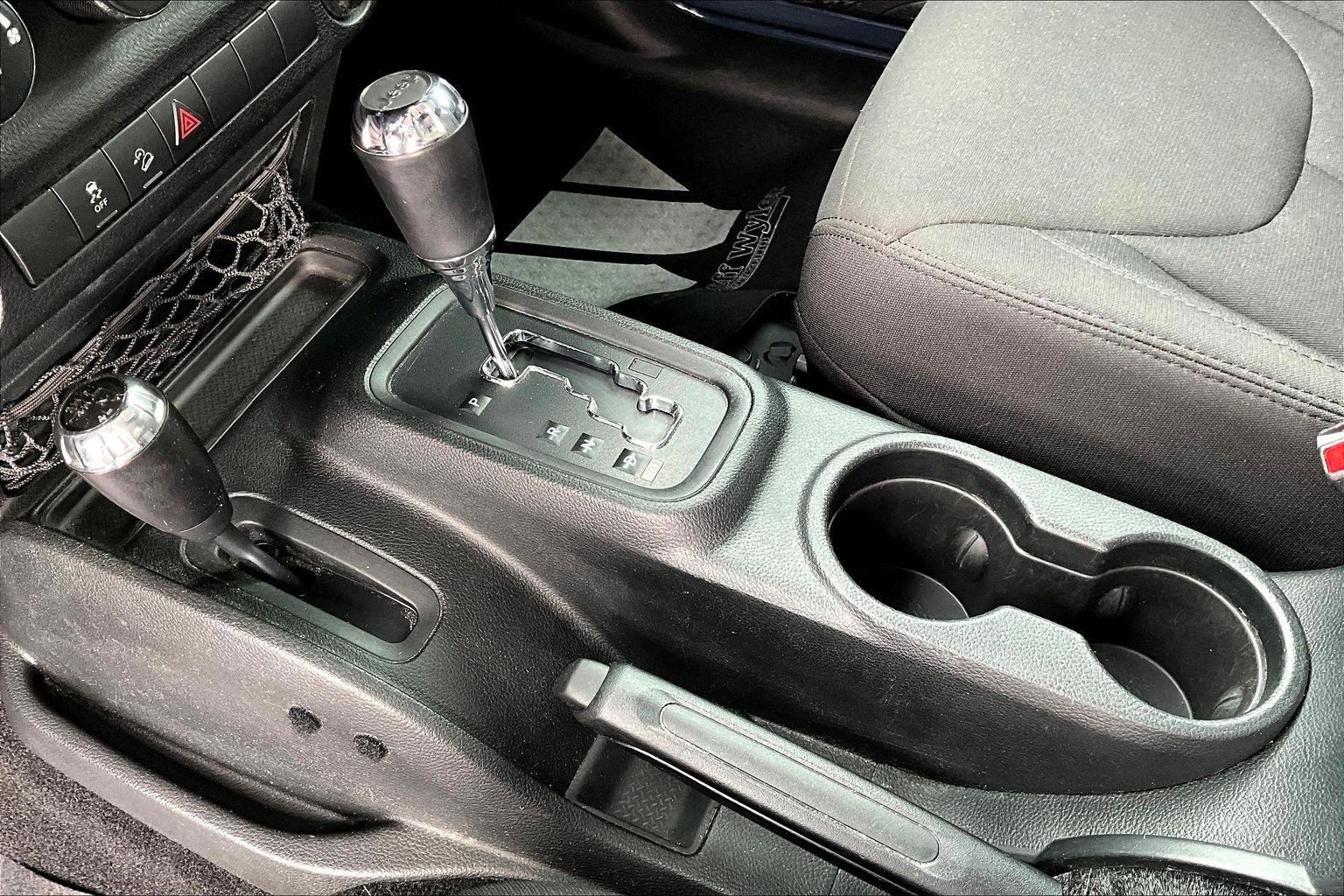 Used 2018 Jeep Wrangler Unlimited Sport w/ Connectivity Group image 17