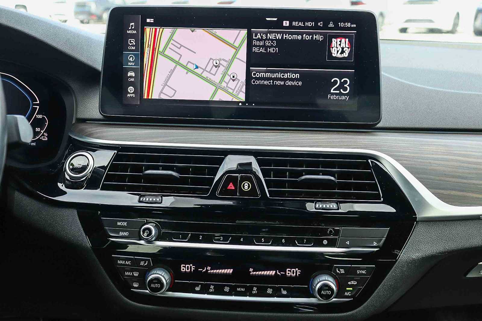 Used 2022 BMW 530e w/ M Sport Package image 17