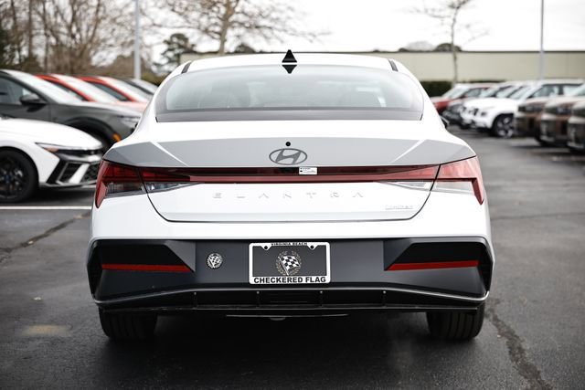 New 2026 Hyundai Elantra Limited FWD image 4