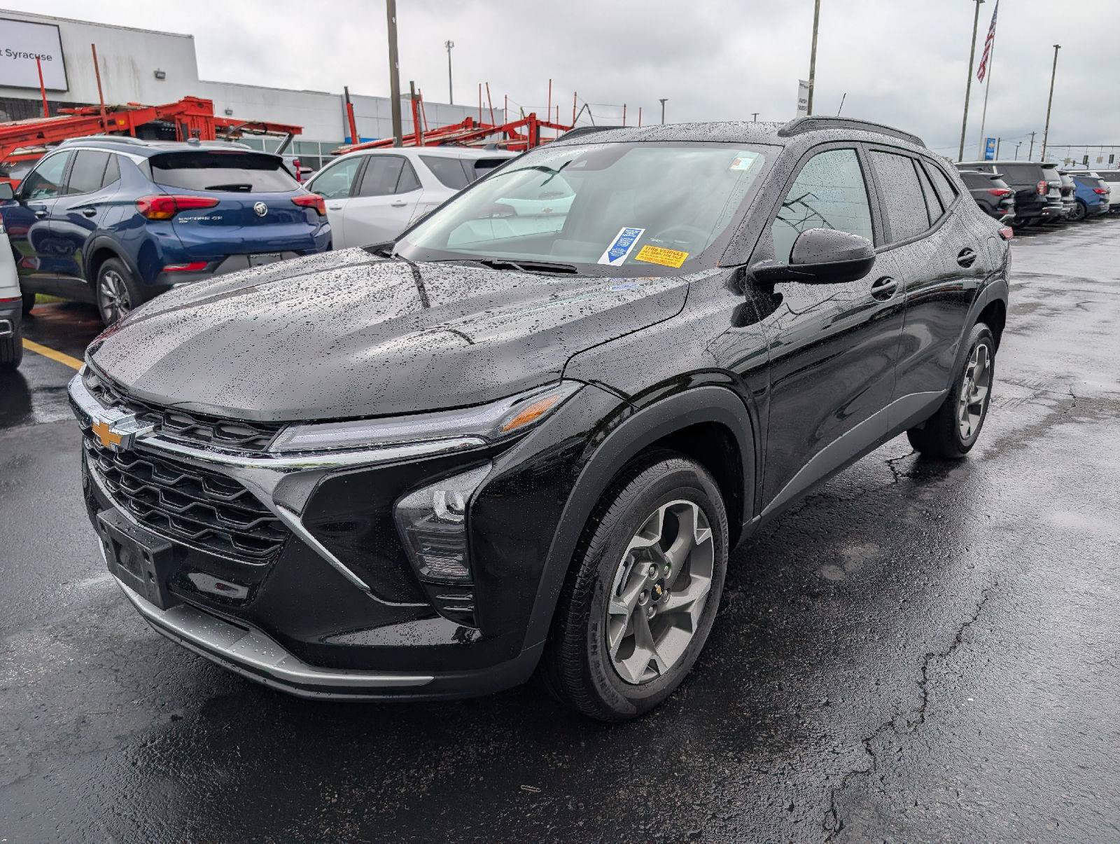Used 2025 Chevrolet Trax LT w/ Driver Confidence Package FWD image 4