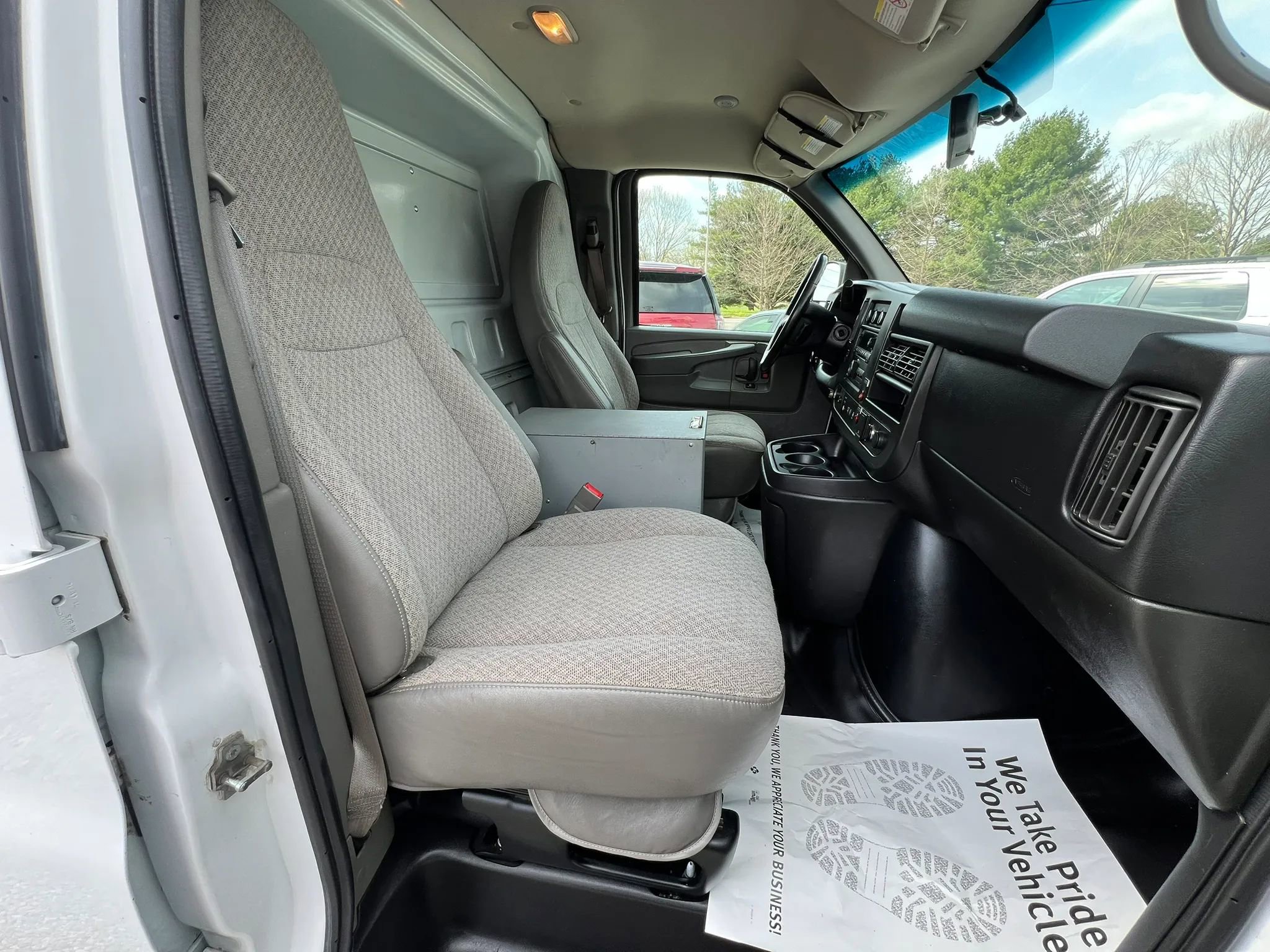 Used 2015 Chevrolet Express 2500 image 14