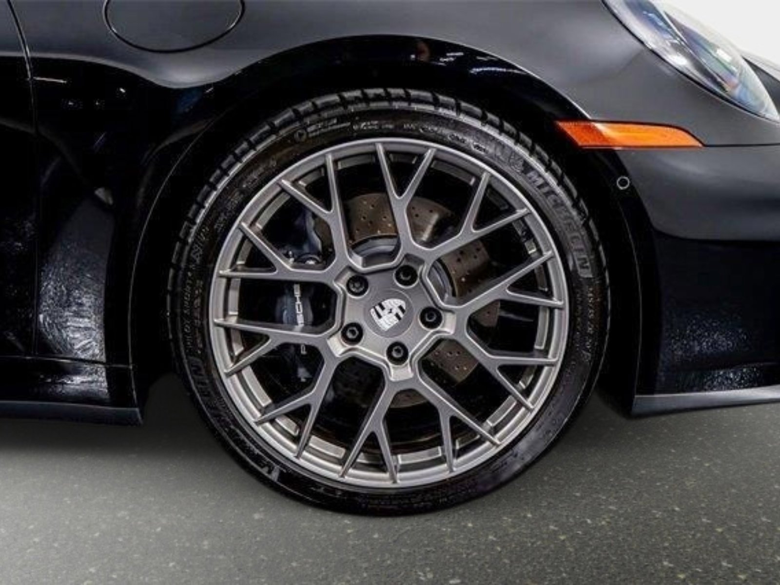 Used 2025 Porsche 911 Carrera RWD image 7