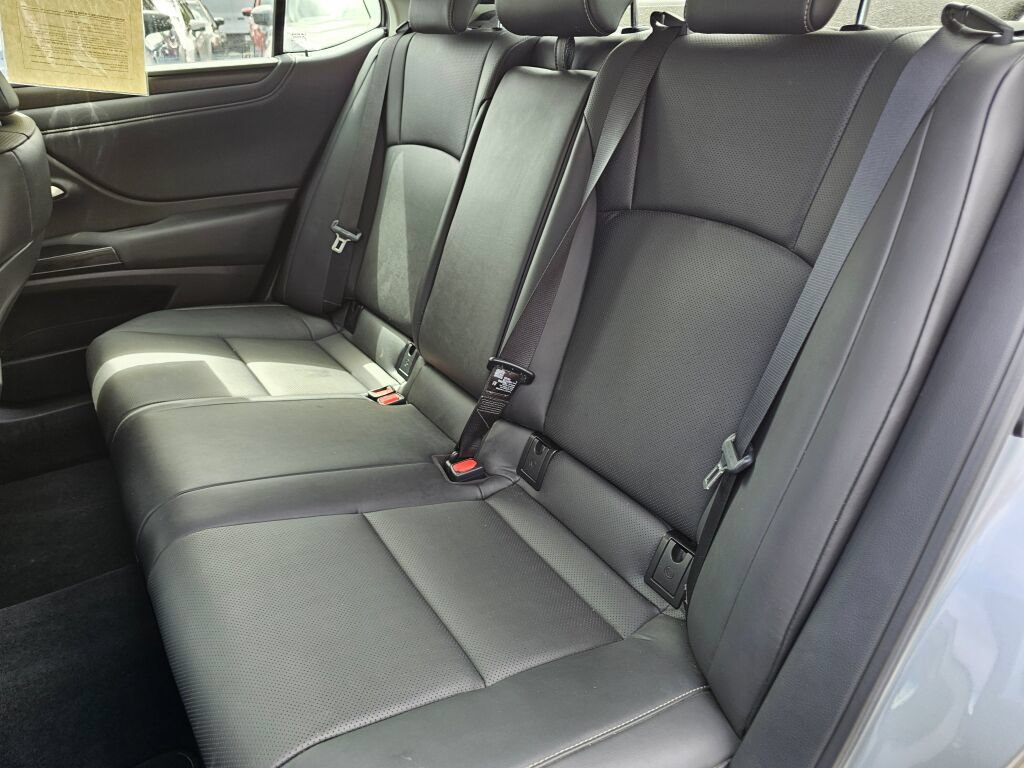 Used 2025 Lexus ES 300h w/ Premium Package FWD image 18