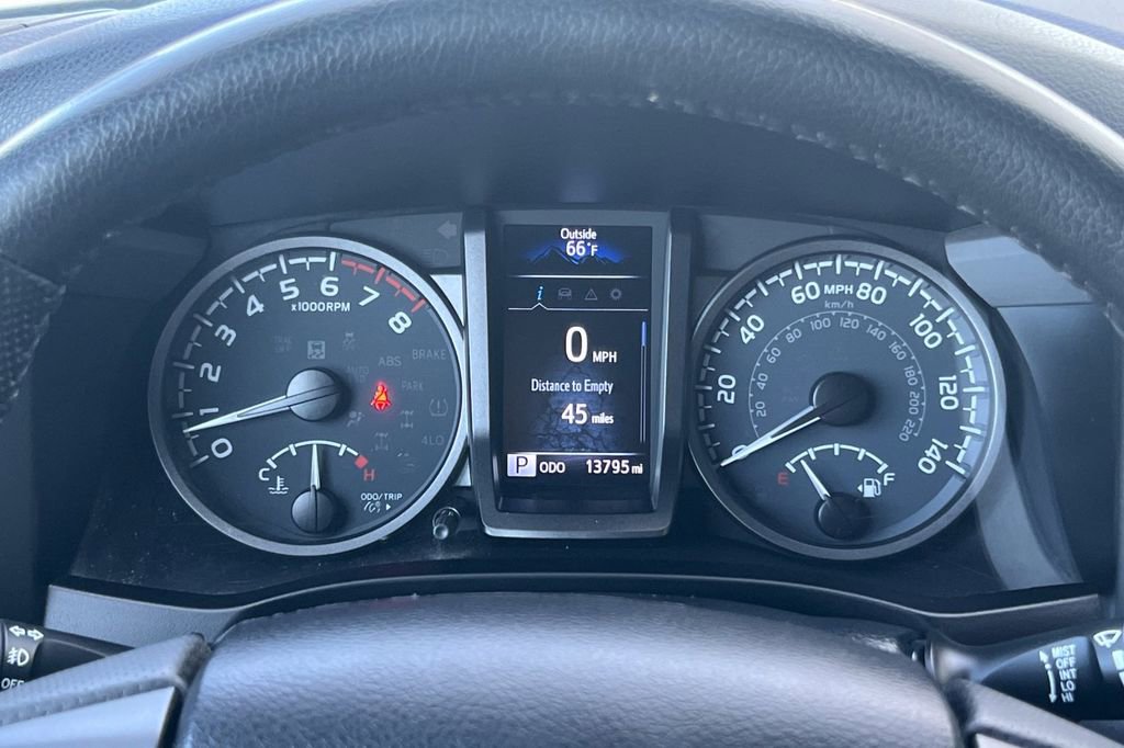 Certified 2021 Toyota Tacoma TRD Off-Road AWD/4WD image 27