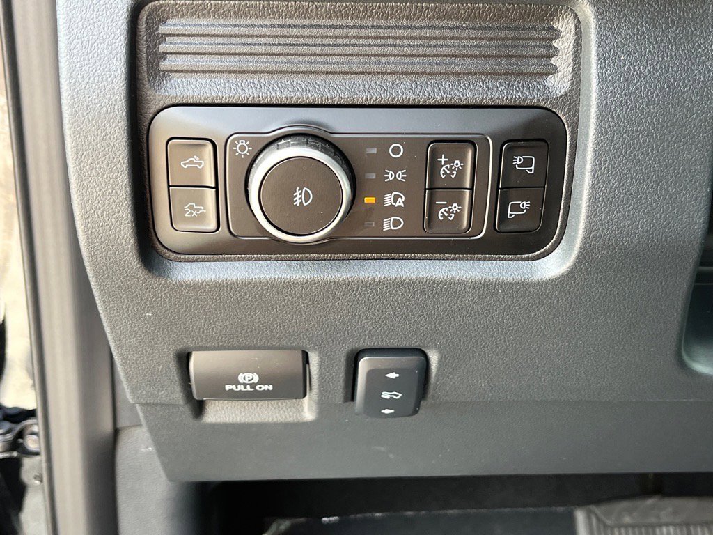 New 2025 Ford F250 Lariat w/ Black Appearance Package image 15