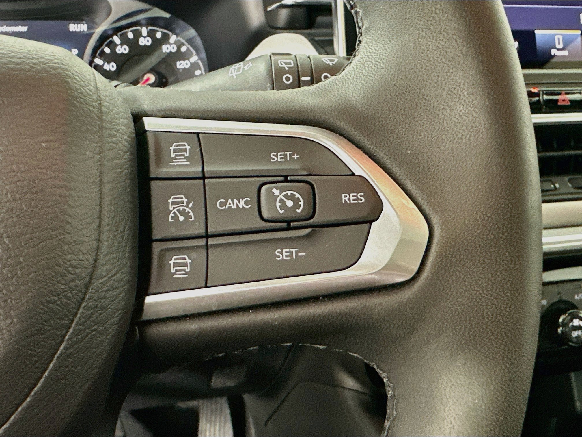 Used 2024 Jeep Compass Limited w/ Sun and Sound Group AWD/4WD image 13