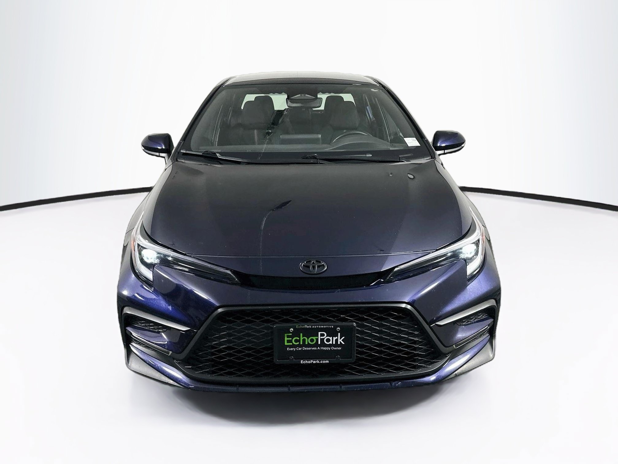 Used 2025 Toyota Corolla SE FWD image 2
