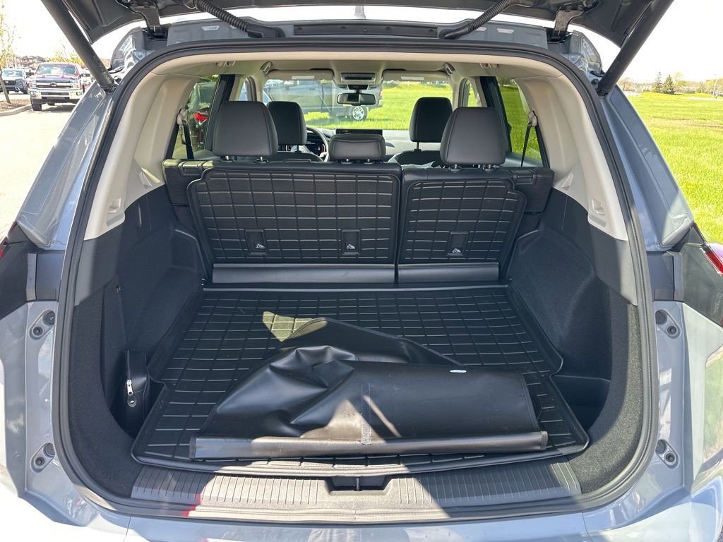 Used 2025 Nissan Rogue SL image 10