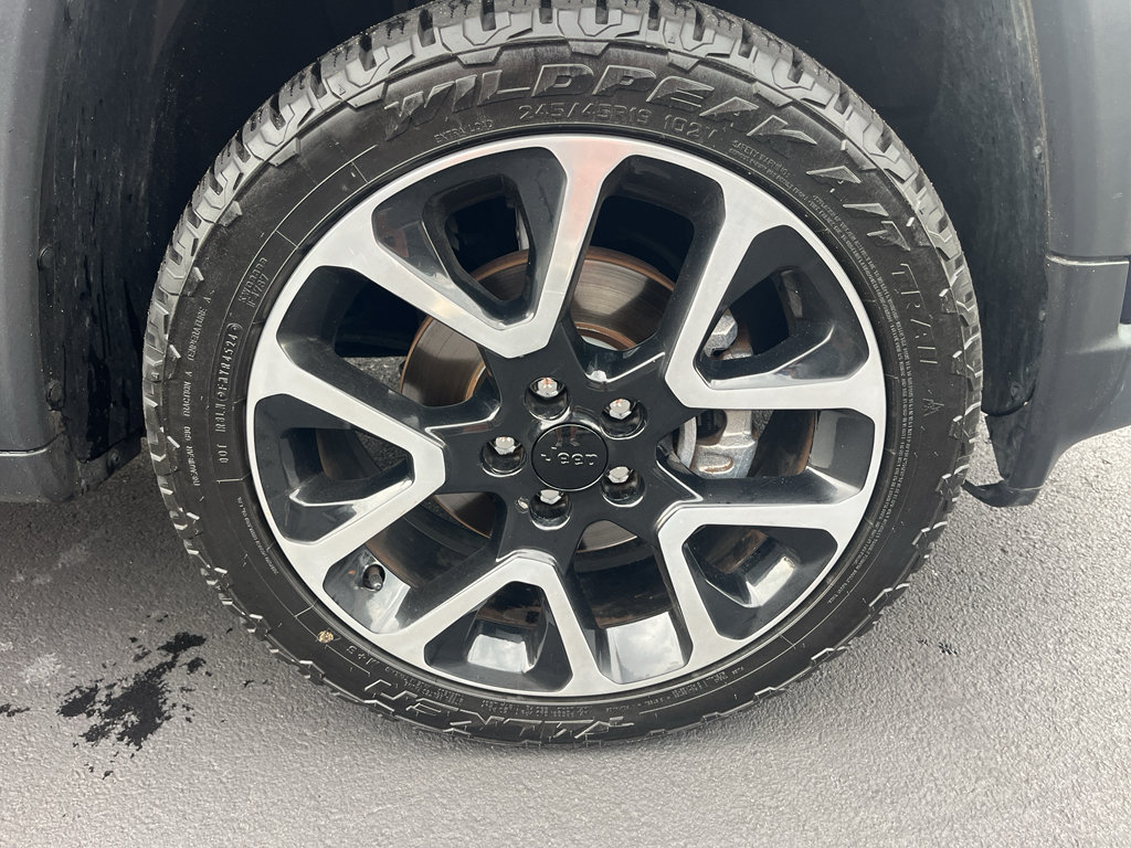 Used 2018 Jeep Compass Limited w/ Navigation Group AWD/4WD image 9