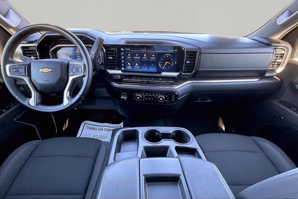Used 2024 Chevrolet Silverado 1500 LT AWD/4WD image 9