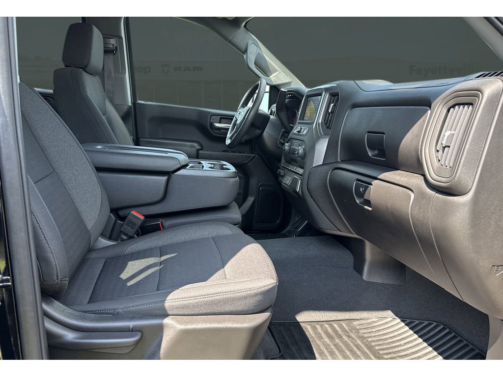 Used 2025 Chevrolet Silverado 1500 Custom image 15
