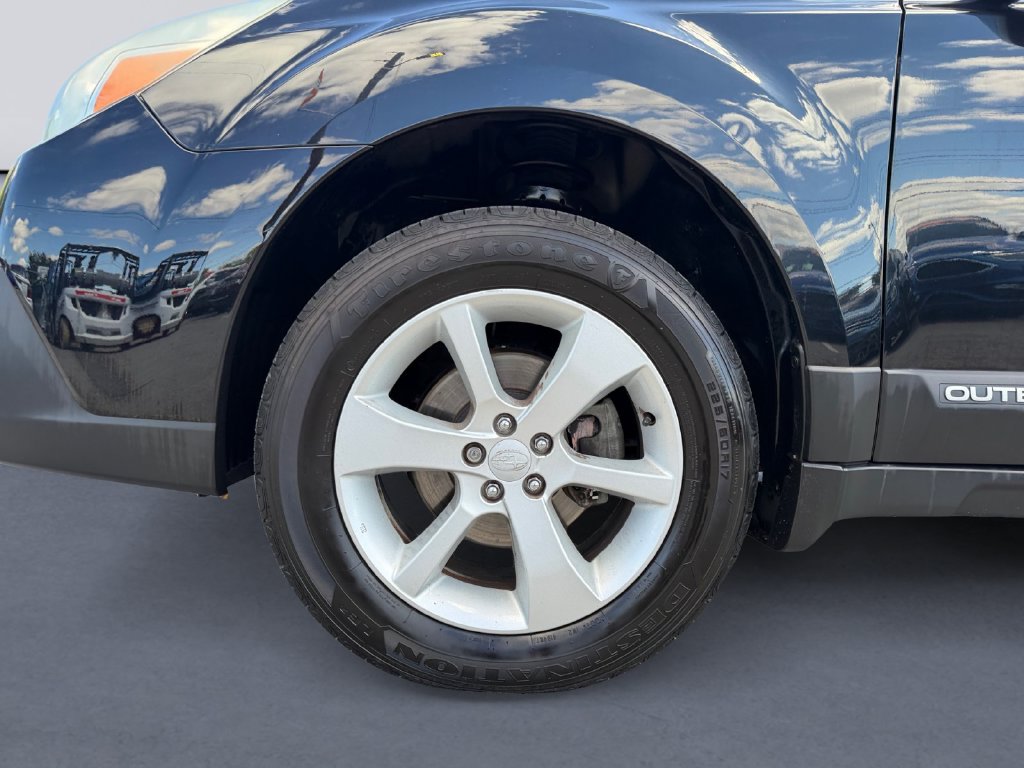 Used 2013 Subaru Outback 2.5i Premium AWD/4WD image 9