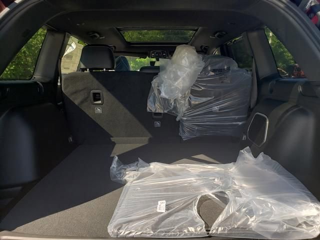 New 2024 Jeep Grand Cherokee Limited w/ Luxury Tech Group II image 17