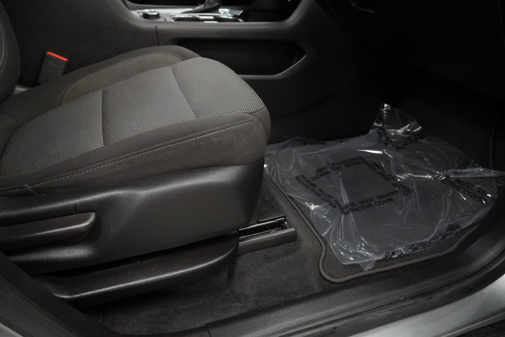 Used 2023 Chevrolet Traverse LT FWD image 49