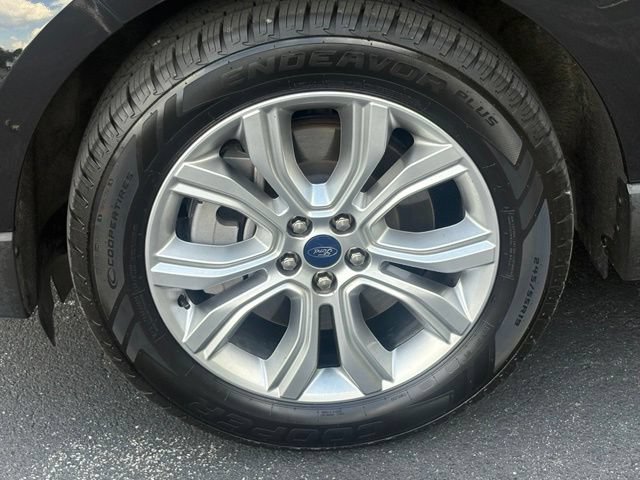 Used 2021 Ford Edge Titanium w/ Cargo Accessory Package FWD image 32