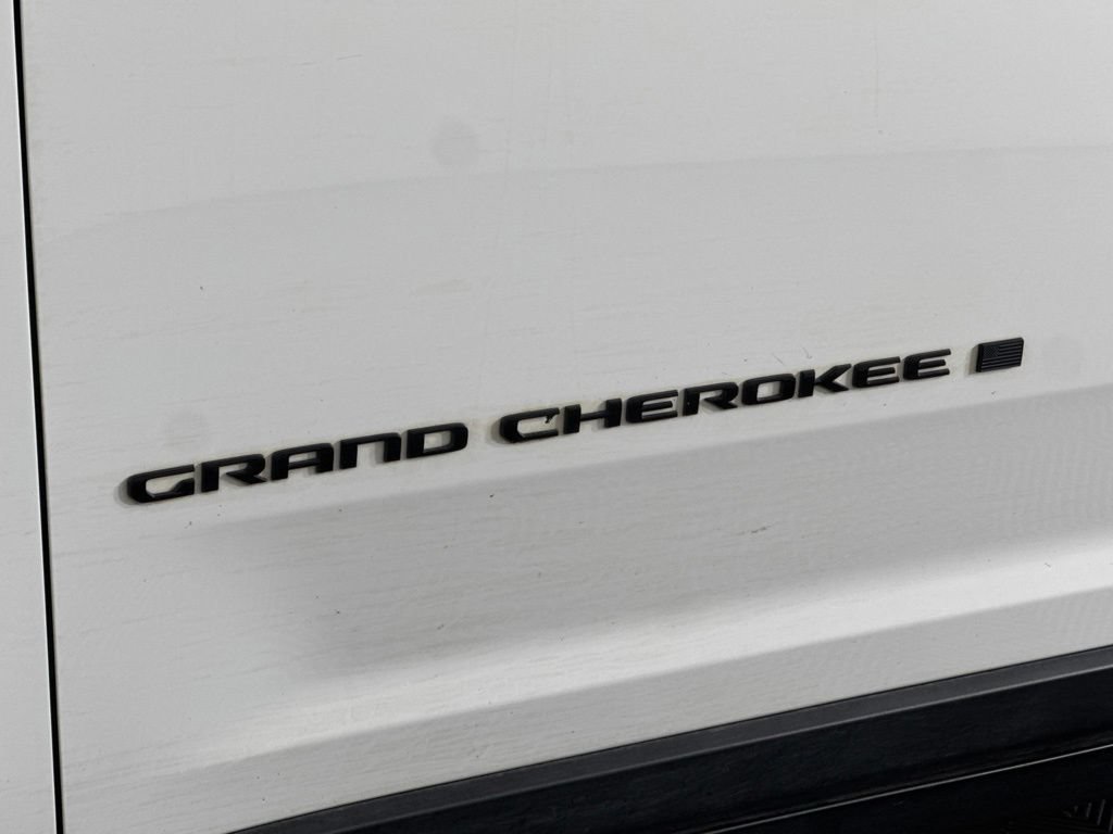 Certified 2023 Jeep Grand Cherokee Limited w/ Black Appearance Package AWD/4WD image 46