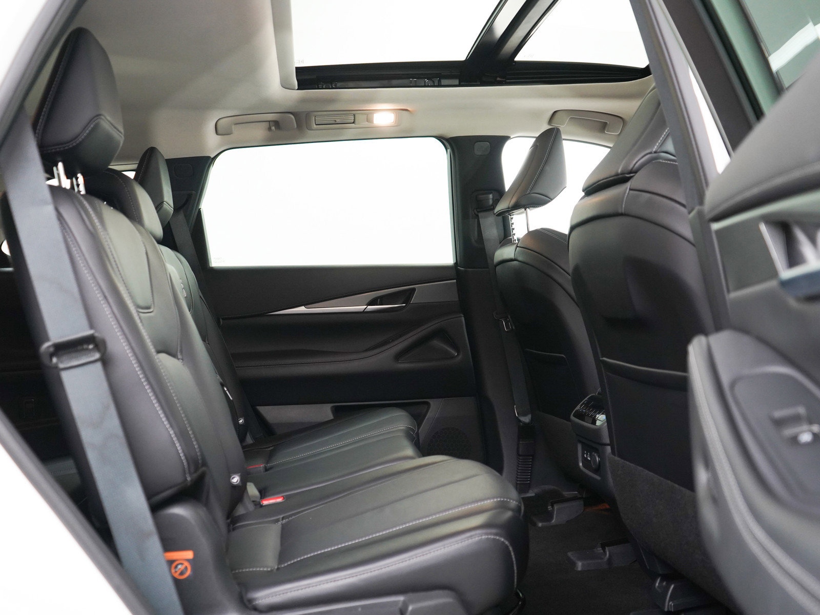 Used 2024 INFINITI QX60 Luxe AWD/4WD image 12