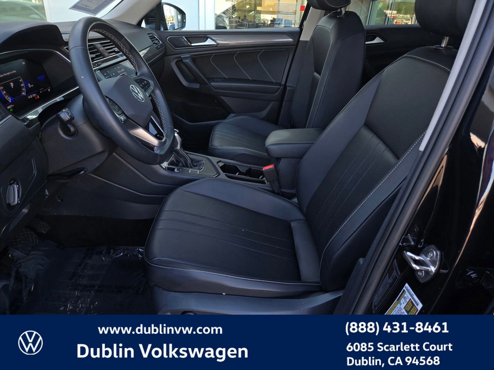 Certified 2023 Volkswagen Tiguan SE w/ Panoramic Sunroof Package image 17