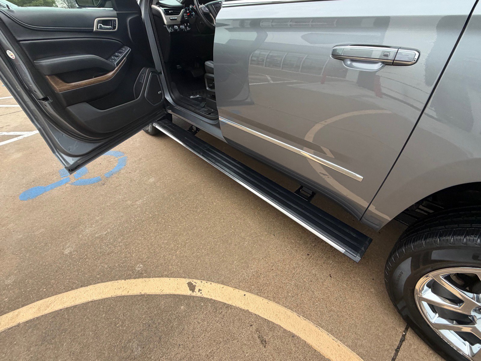 Used 2019 GMC Yukon XL Denali w/ Open Road Package image 5